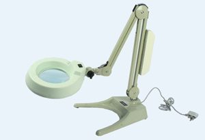 Illuminated magnifier PK-25